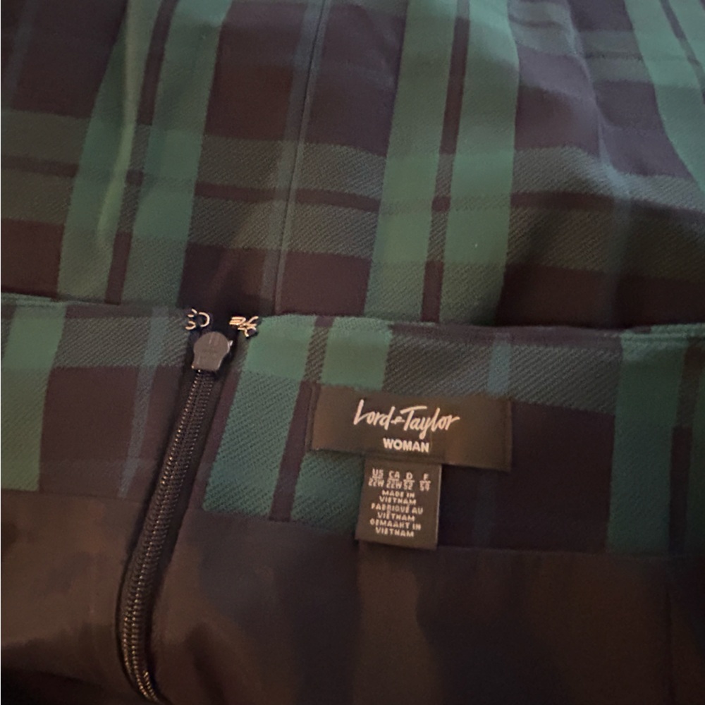 NWT 97% Cotton Lord & Taylor Green and Navy Plaid Pencil Skirt - Picture 6 of 9